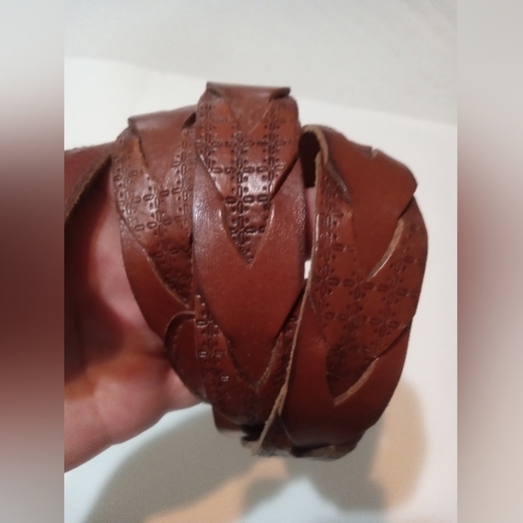 Fossil Belt Brown Leather Woven Braid Womens Sz L Brass Ring Bend Back Closure - Picture 2 of 9